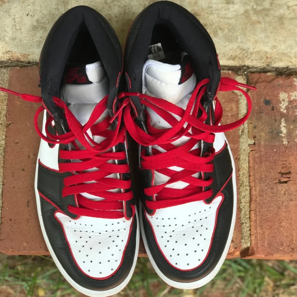 Air Jordan Retro 1 High OG Bloodline Size 8.5